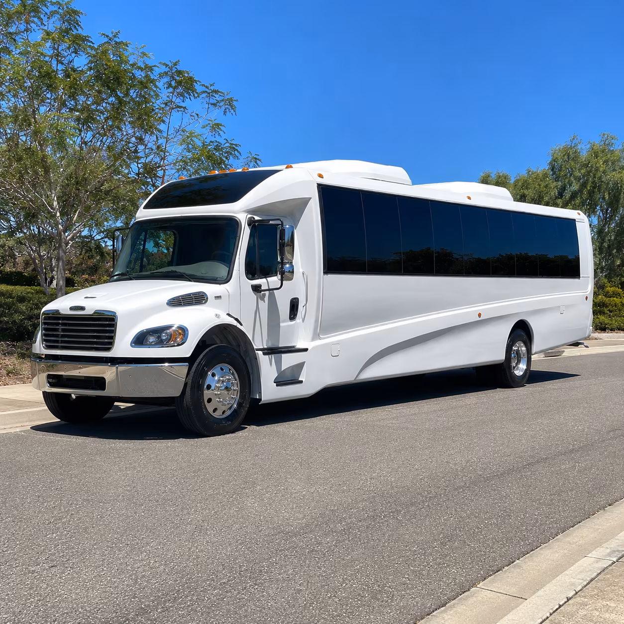 avondale 30 passenger minibus