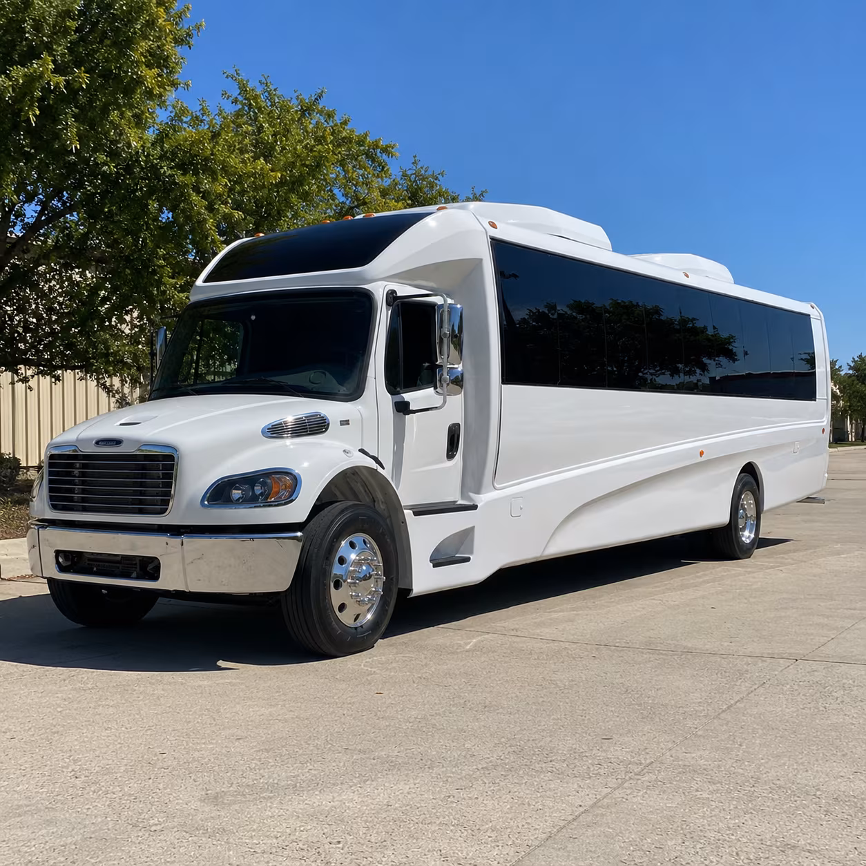 avondale 35 passenger minibus