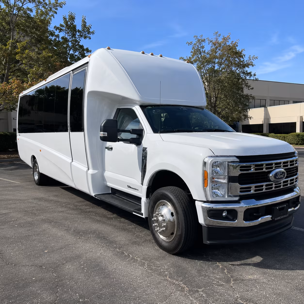 employee shuttle buses for avondale s growing business corridors