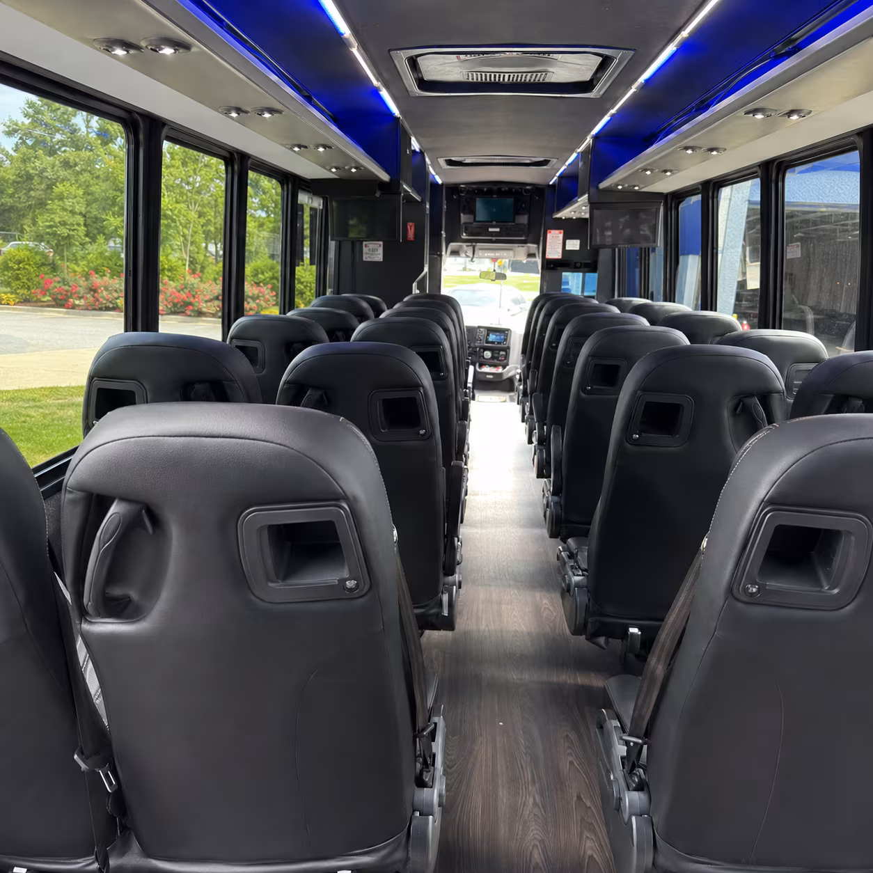 minibus rentals for small group wine tours around the verde valley