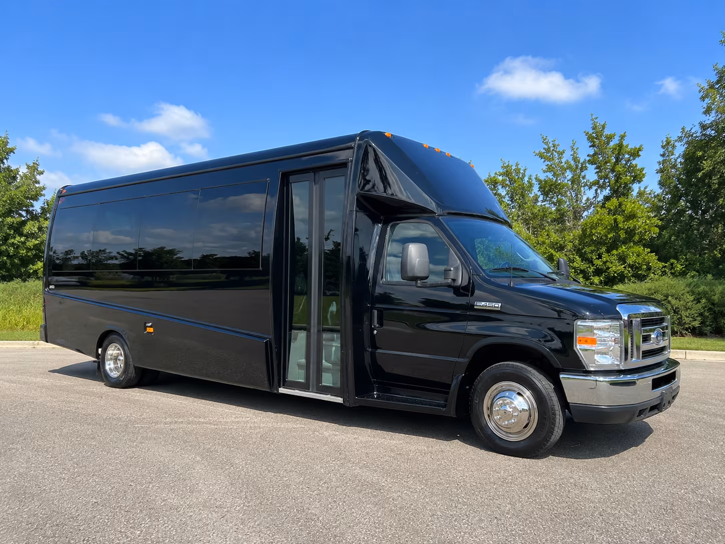 rent a bus in avondale for pre prom dinners and after parties